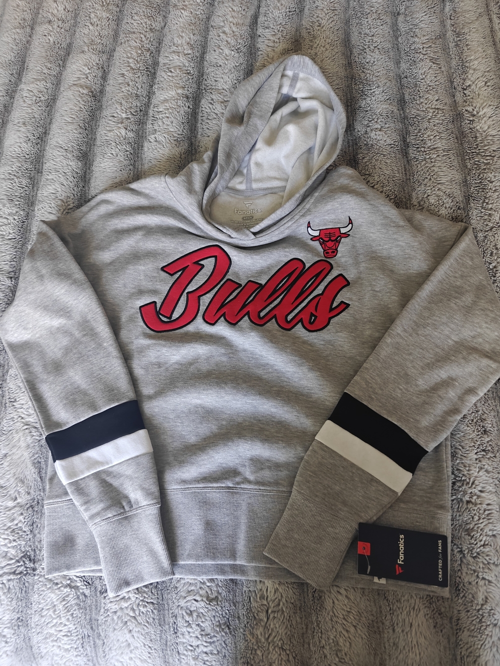 Fanatics Gray Chicago Bulls Crewneck with Red Script